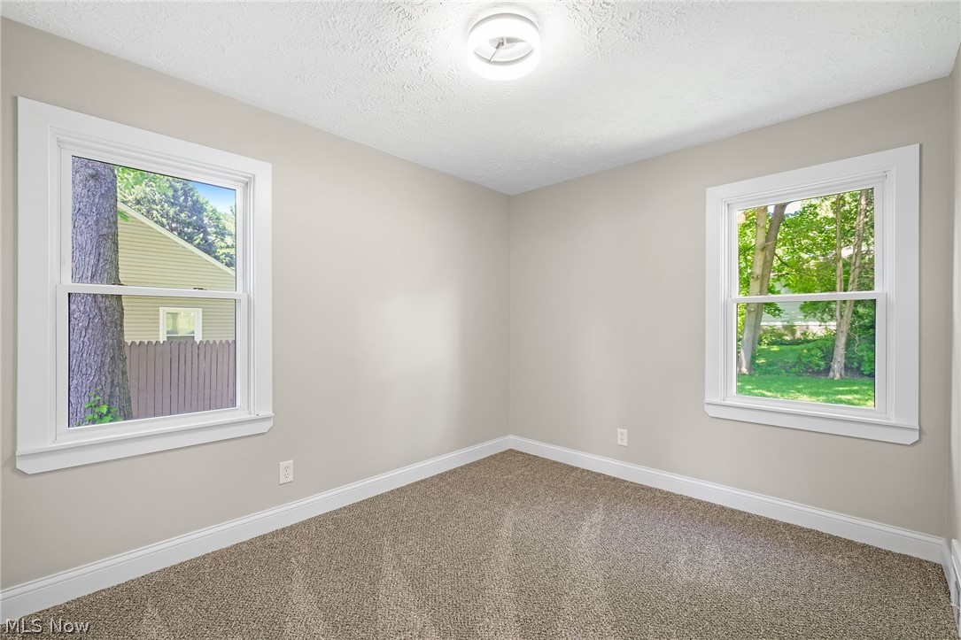 1371 Krumroy Road Akron OH 44306
