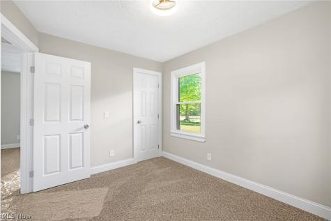 1371 Krumroy Road Akron OH 44306