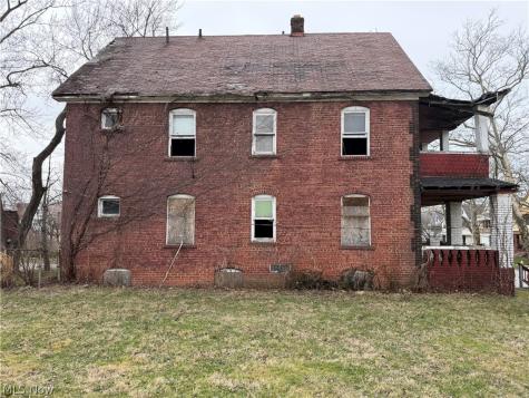 9702 Parkview Avenue Cleveland OH 44104