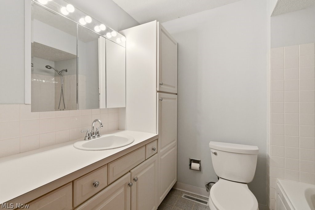 8017 S Gannett Road Northfield OH 44067