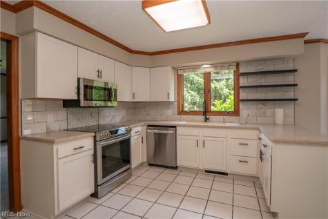 6104 Shipslanding Avenue NW Canton OH 44718