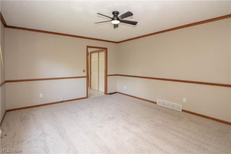 6104 Shipslanding Avenue NW Canton OH 44718