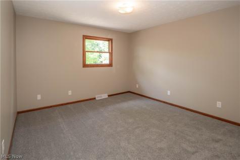 6104 Shipslanding Avenue NW Canton OH 44718