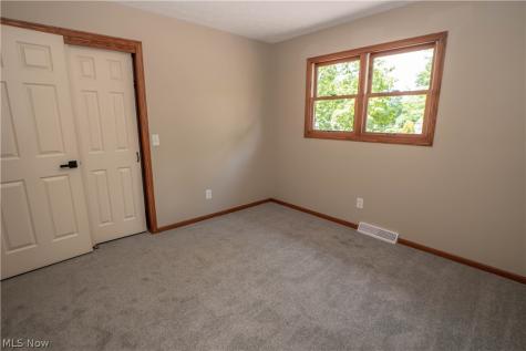 6104 Shipslanding Avenue NW Canton OH 44718