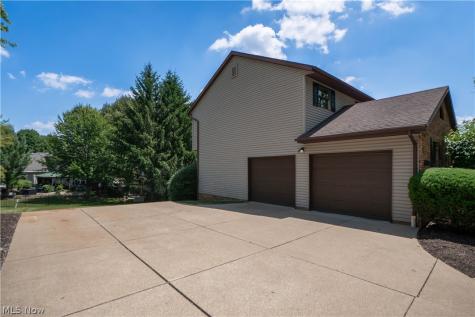 6104 Shipslanding Avenue NW Canton OH 44718
