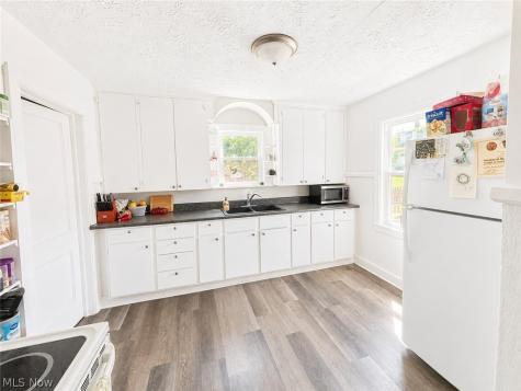 3735 Elbertus Avenue Youngstown OH 44507