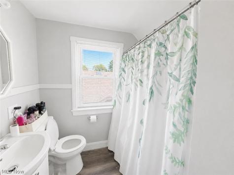 3735 Elbertus Avenue Youngstown OH 44507