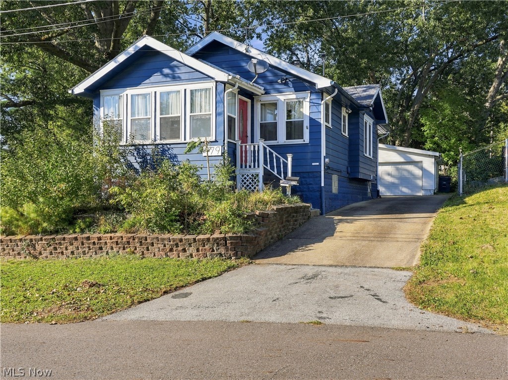 979 Iona Avenue Akron OH 44314