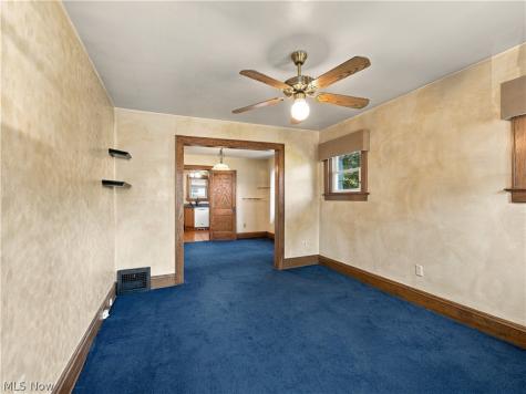 979 Iona Avenue Akron OH 44314