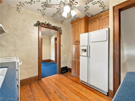 979 Iona Avenue Akron OH 44314