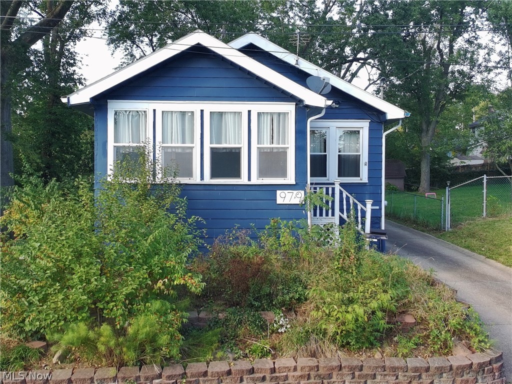 979 Iona Avenue Akron OH 44314
