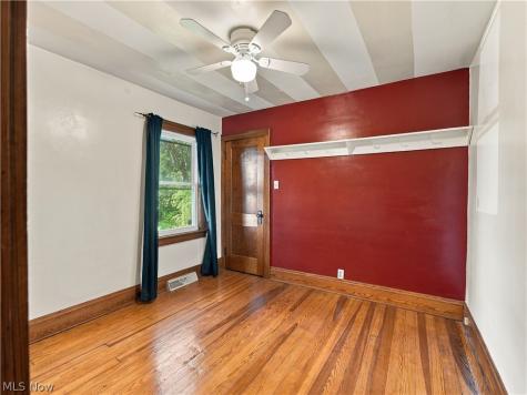 979 Iona Avenue Akron OH 44314