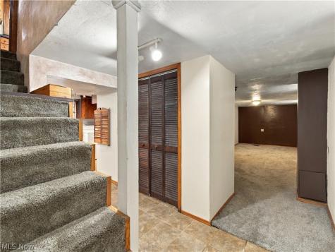 979 Iona Avenue Akron OH 44314
