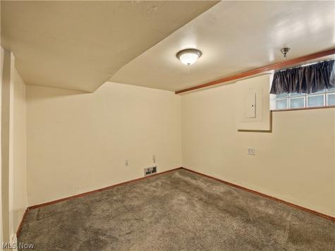 979 Iona Avenue Akron OH 44314