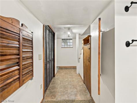 979 Iona Avenue Akron OH 44314