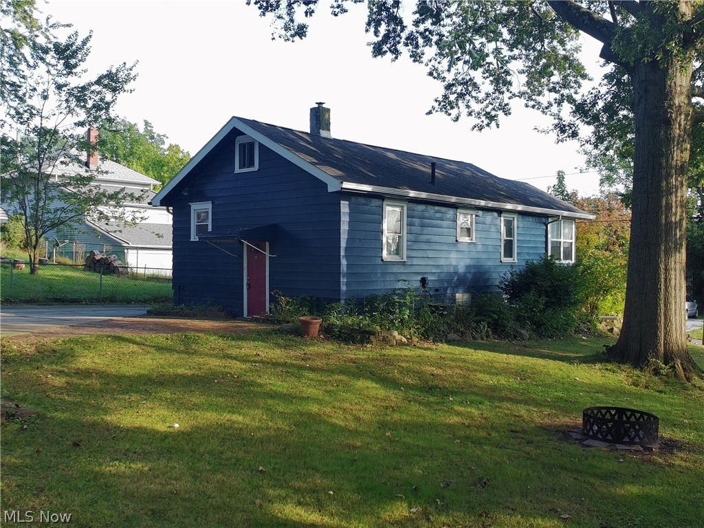 979 Iona Avenue Akron OH 44314
