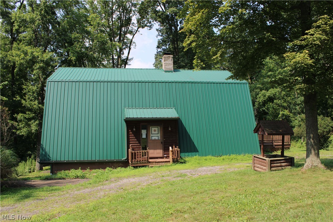 13893 County Road 100 Lakeville OH 44638