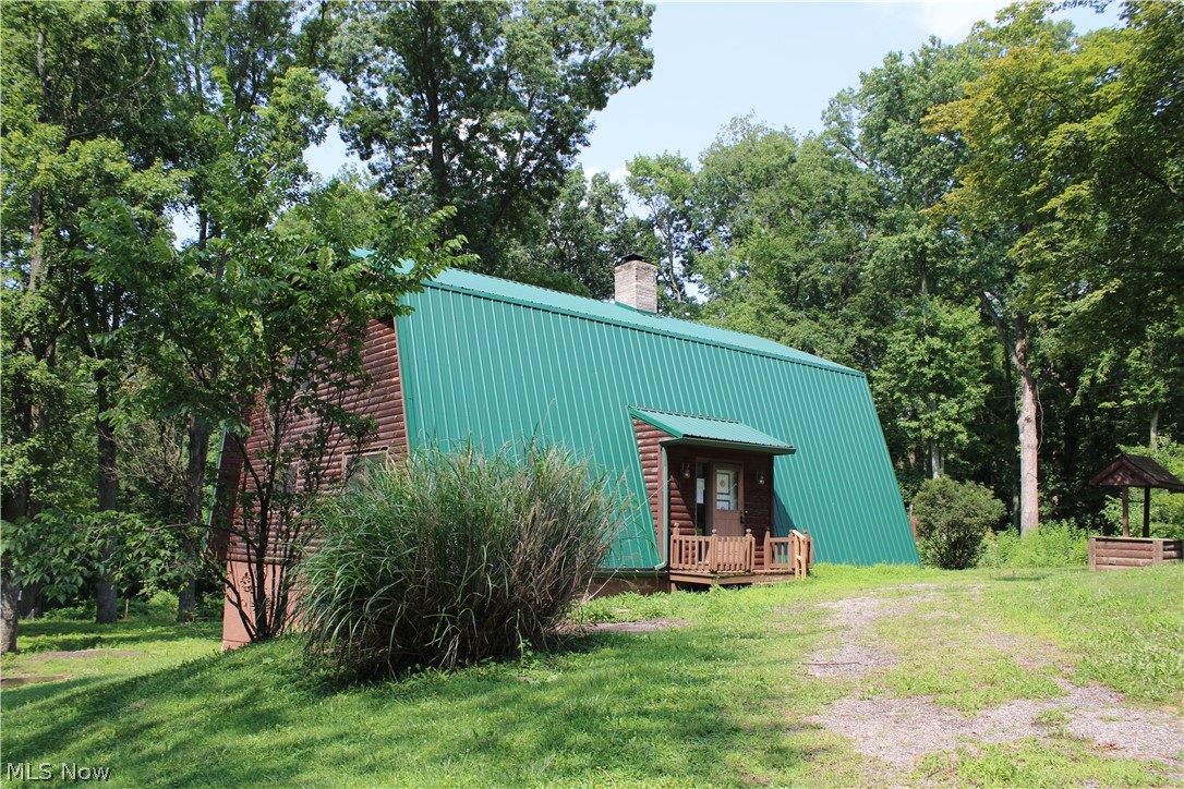 13893 County Road 100 Lakeville OH 44638