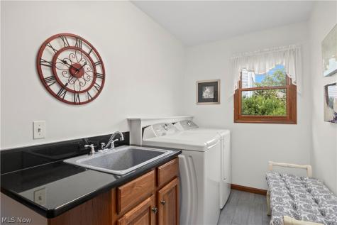 7012 Morning Dove Lane Olmsted Twp OH 44138