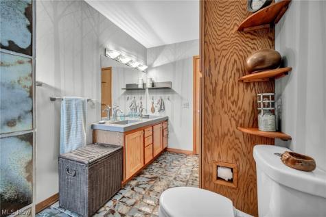 8683 Kennard Road Lodi OH 44254