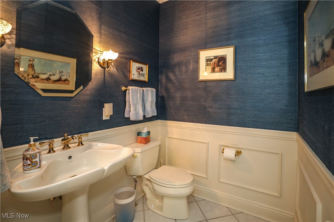 831 Meadowbrook Drive Aurora OH 44202