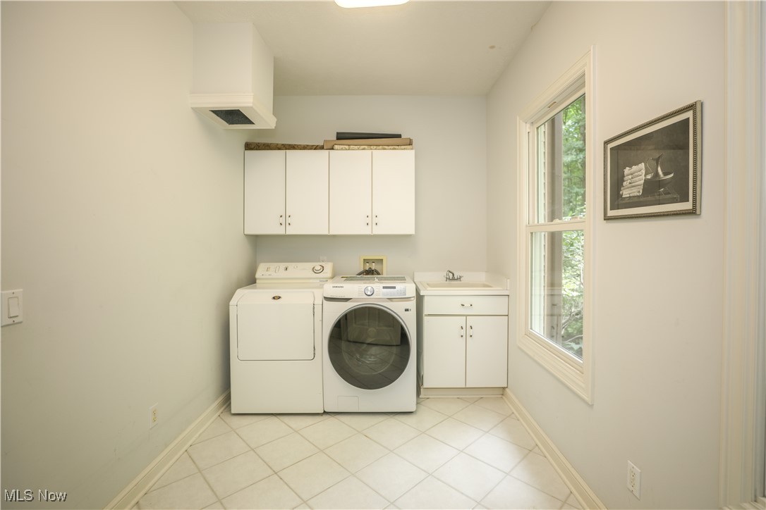 831 Meadowbrook Drive Aurora OH 44202