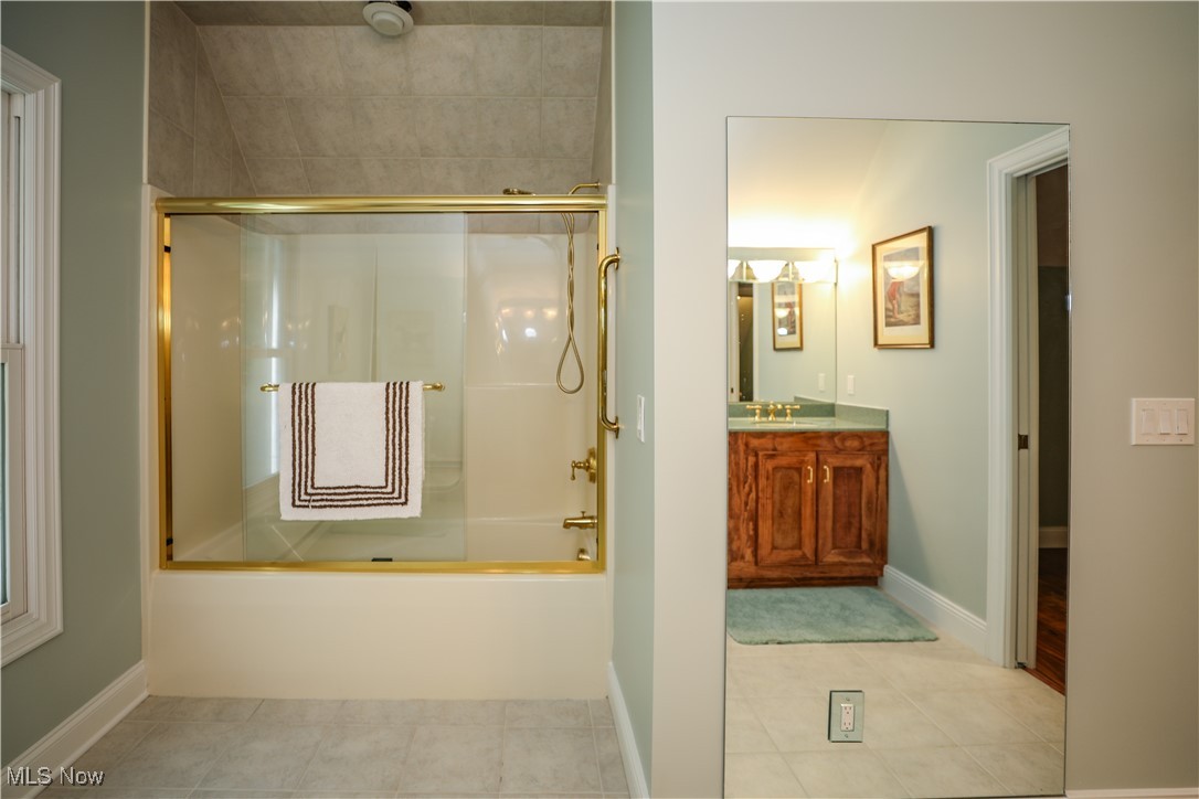 831 Meadowbrook Drive Aurora OH 44202