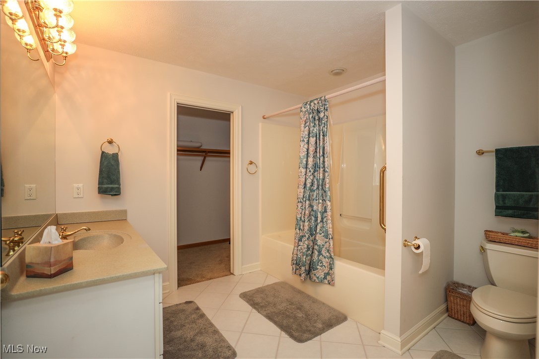 831 Meadowbrook Drive Aurora OH 44202