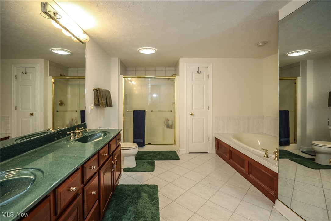 831 Meadowbrook Drive Aurora OH 44202