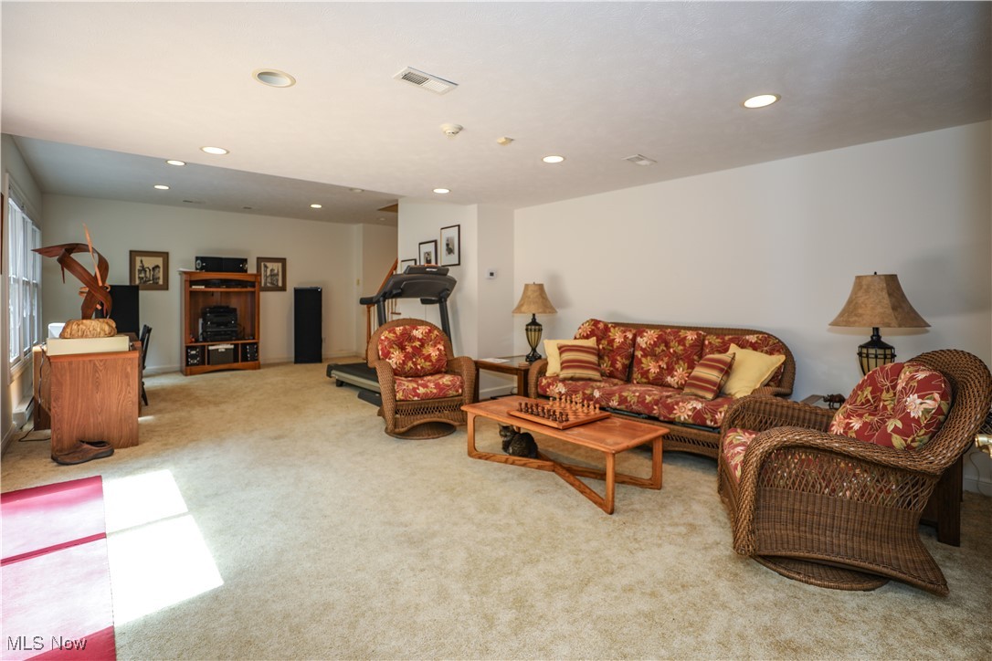 831 Meadowbrook Drive Aurora OH 44202