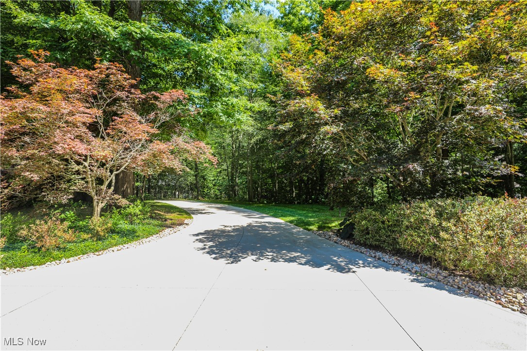 831 Meadowbrook Drive Aurora OH 44202