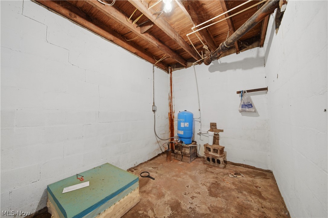 230 E Comet Road Clinton OH 44216