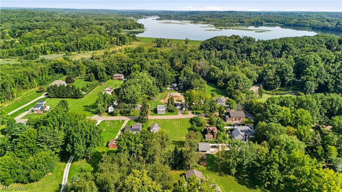 230 E Comet Road Clinton OH 44216