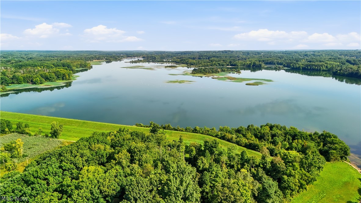 230 E Comet Road Clinton OH 44216