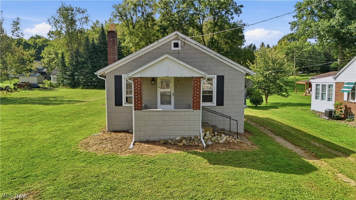 230 E Comet Road Clinton OH 44216