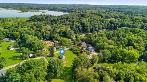 230 E Comet Road Clinton OH 44216