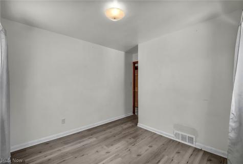 4418 Maplecrest Avenue Parma OH 44134