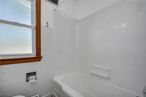 4418 Maplecrest Avenue Parma OH 44134