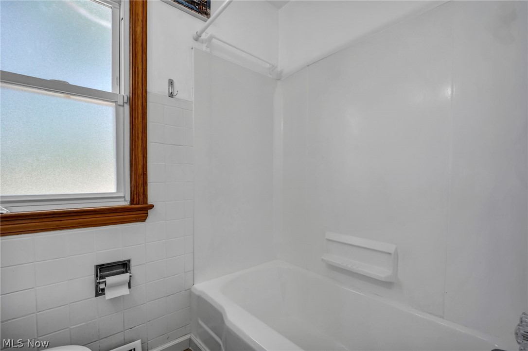 4418 Maplecrest Avenue Parma OH 44134