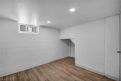 4418 Maplecrest Avenue Parma OH 44134