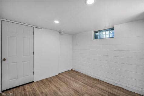 4418 Maplecrest Avenue Parma OH 44134