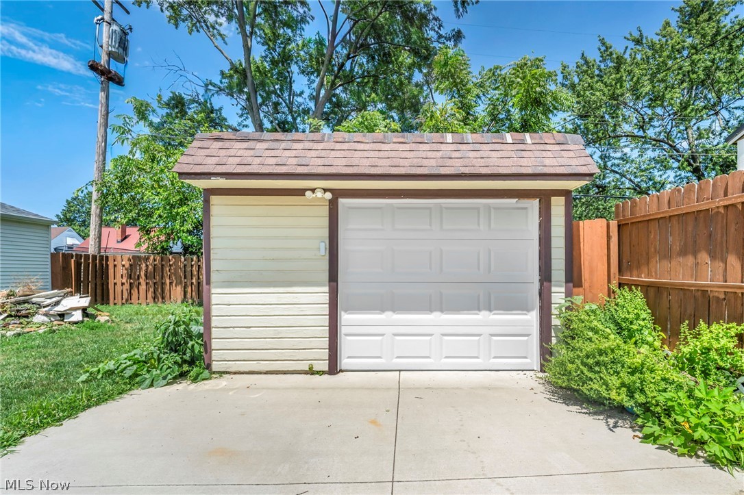 4418 Maplecrest Avenue Parma OH 44134