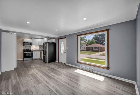 4418 Maplecrest Avenue Parma OH 44134