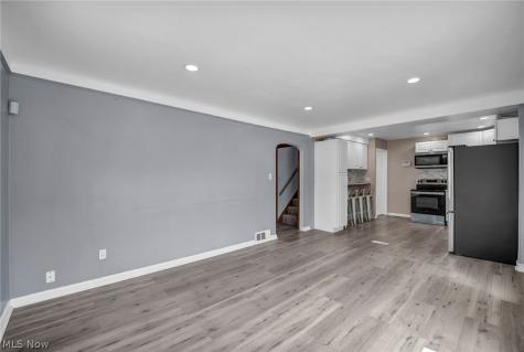 4418 Maplecrest Avenue Parma OH 44134