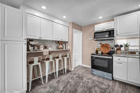 4418 Maplecrest Avenue Parma OH 44134