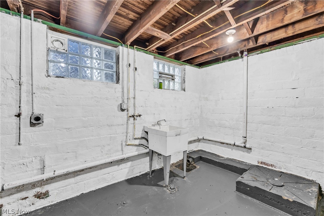 4001 Henritze Avenue Cleveland OH 44109