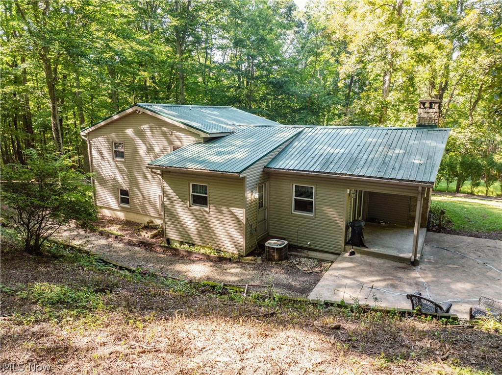 29556 Township Road 209 Coshocton OH 43812