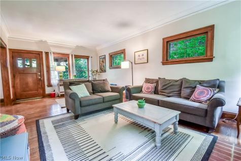 1220 Yellowstone Road Cleveland Heights OH 44121
