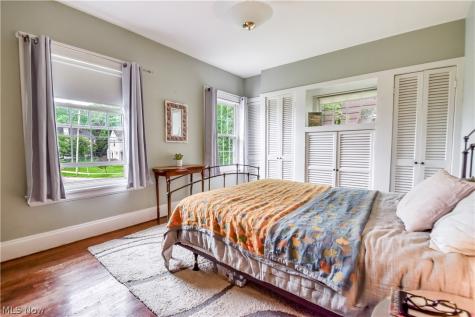 1220 Yellowstone Road Cleveland Heights OH 44121