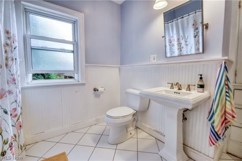 1220 Yellowstone Road Cleveland Heights OH 44121